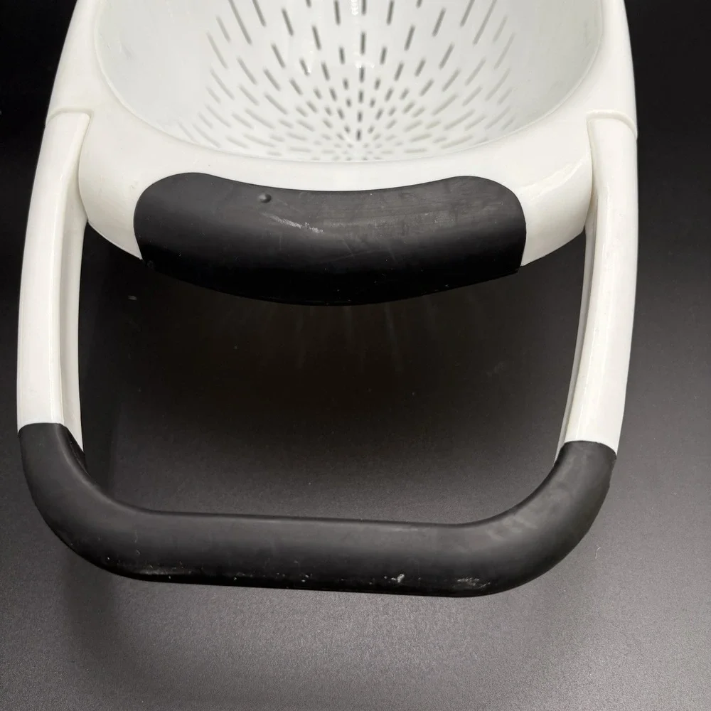 OXO Good‎ Grips Large Over the Sink Colander Strainer with Foldable Arms